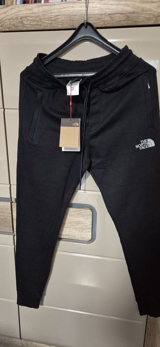 Spodnie dresowe North Face w roz. M