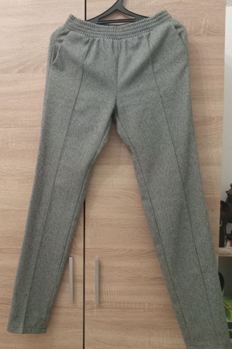 Продам теплі кашемірові брюки р.44