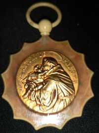 Medalha de Santo António  e o Menino