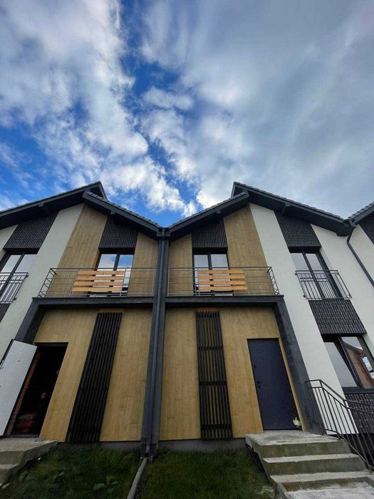 Продається величезний Таунхаус біля Калинової Слободи - площею 167м2