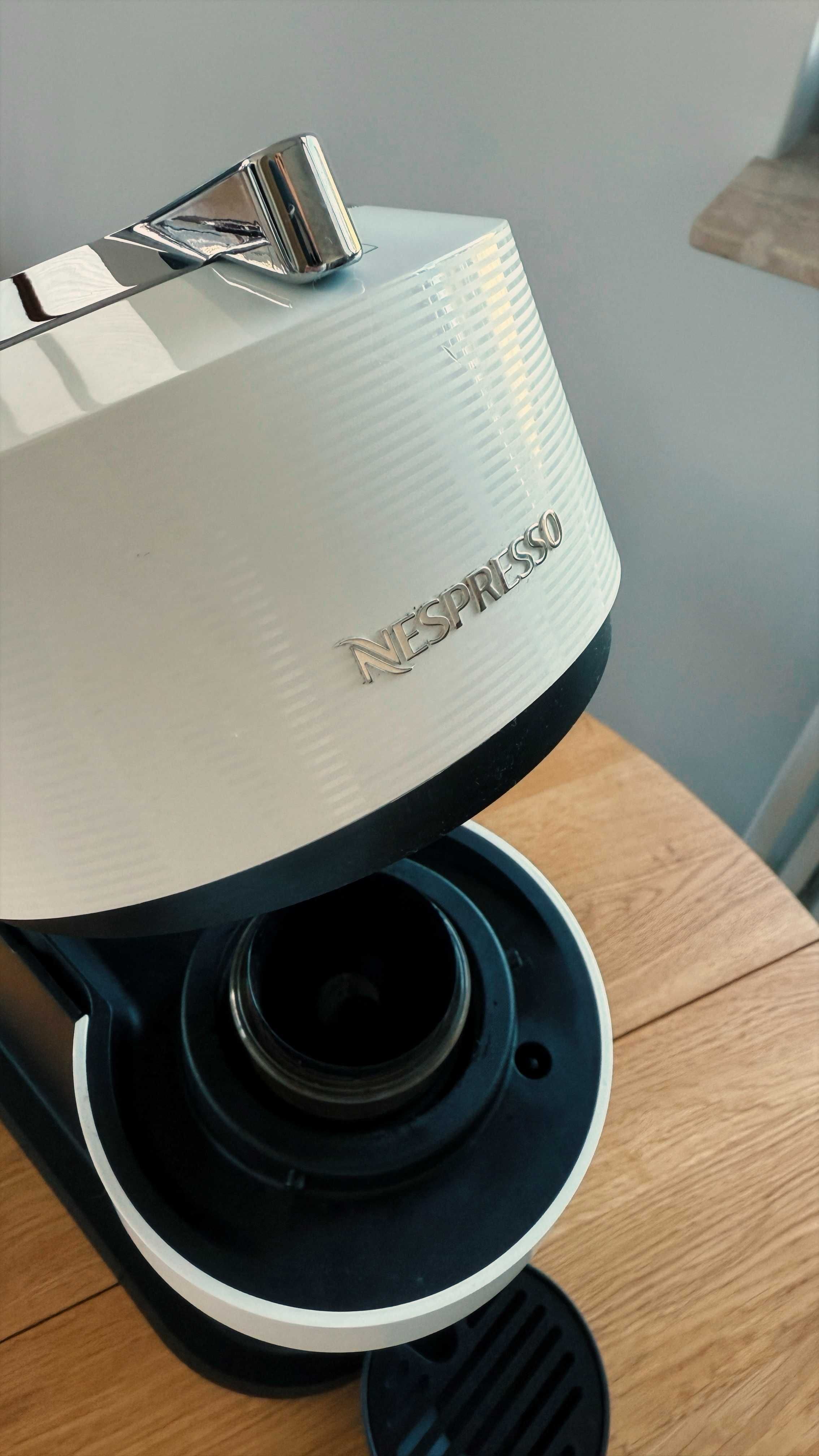Kapsułkowy expres do kawy Nespresso VERTUO NEXT Beżowy + PREZENT