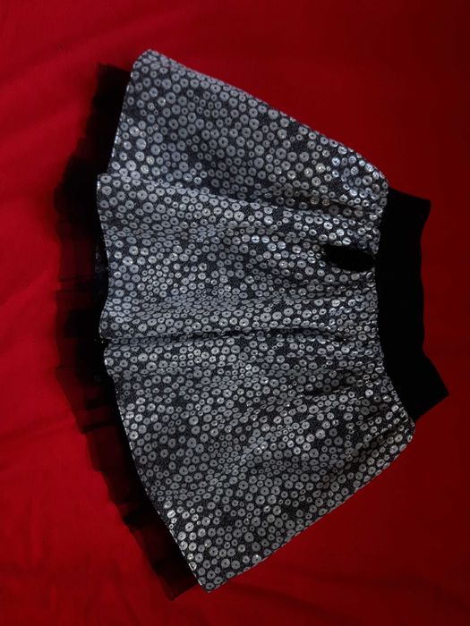 Spódnica czarna r.134-140