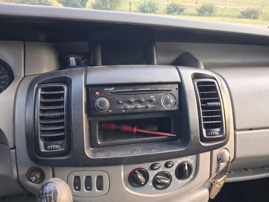 Renault trafic II 2010 R 2.0 dci 115 koni l2h1