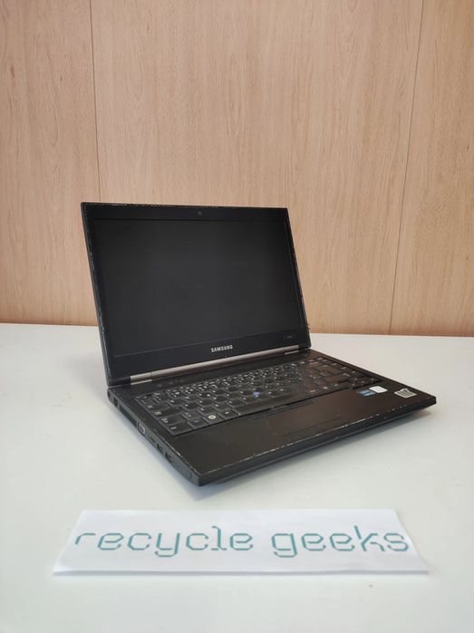 Samsung 4 NP400B4B-A01PT i5 2450M 4GB Ram 500GB HDD Win 10