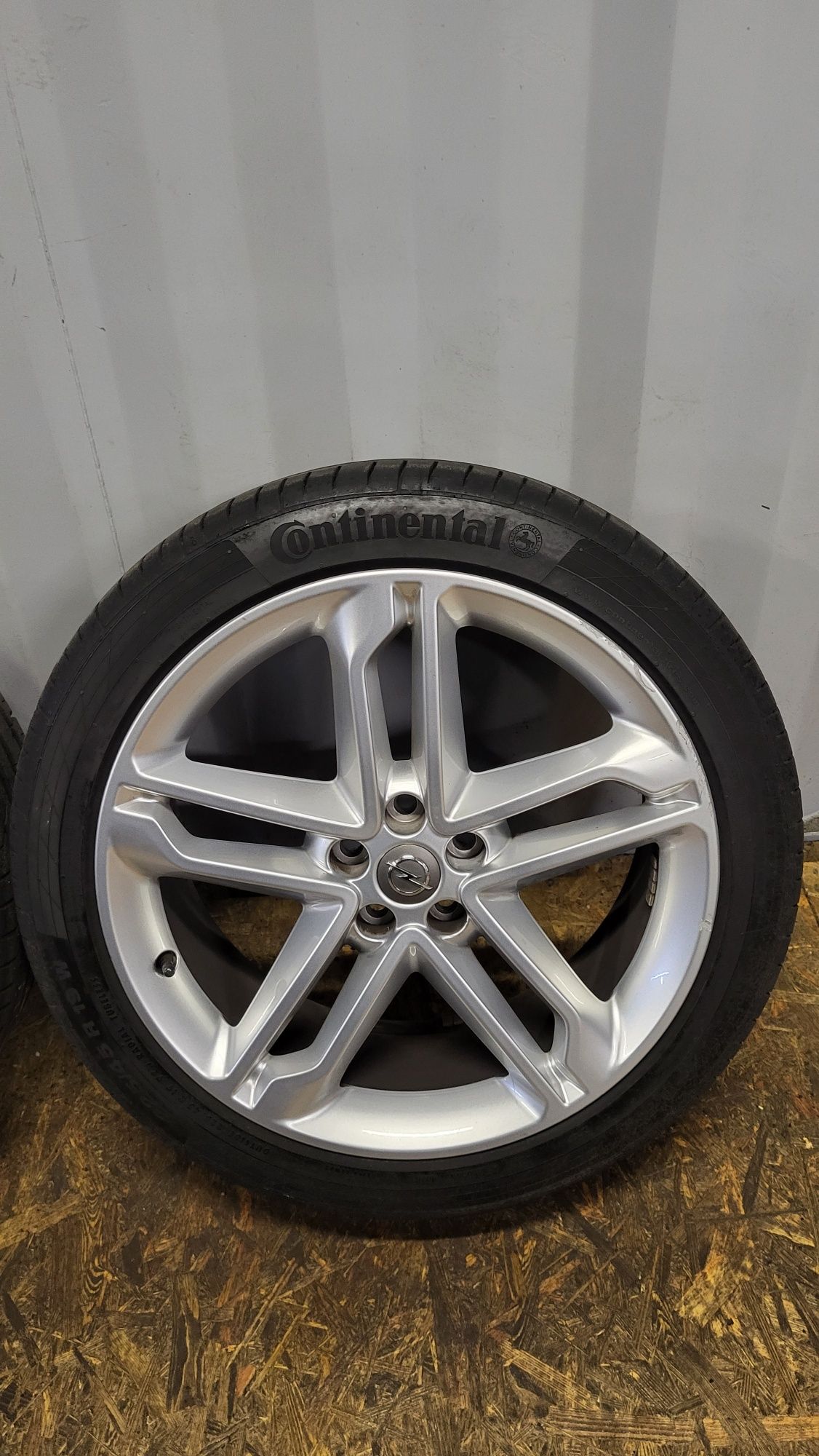 Alufelgi Opel 19" 5x105 z oponami 225/45 R19 Mokka Astra J K