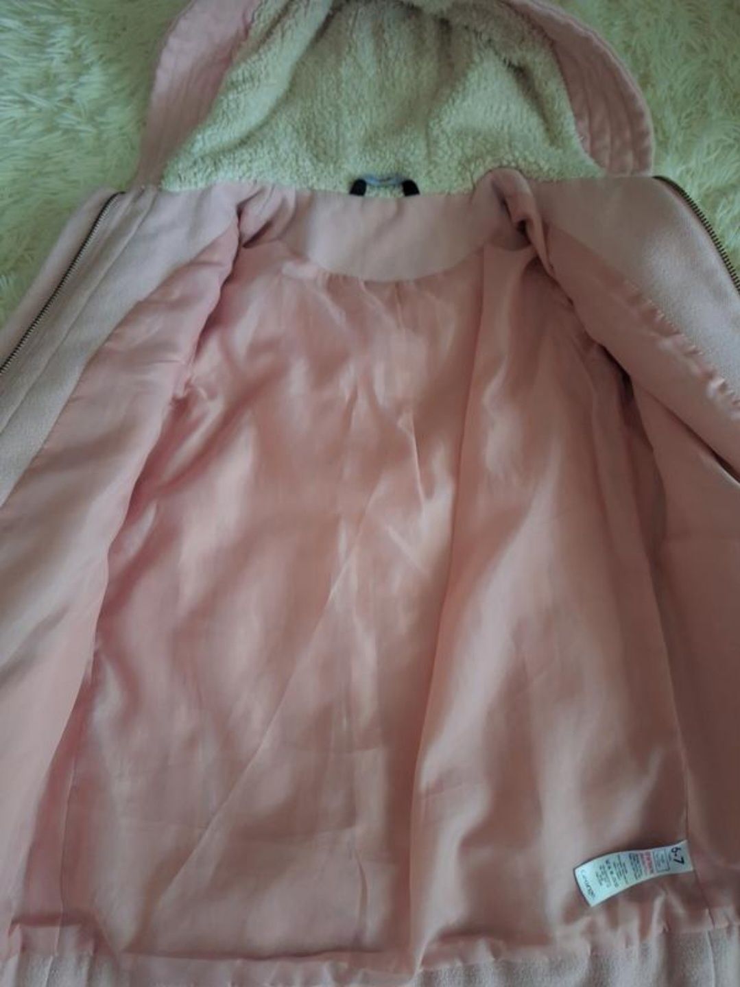 Пальто -куртка для дівчинки ніжно-розового кольору
