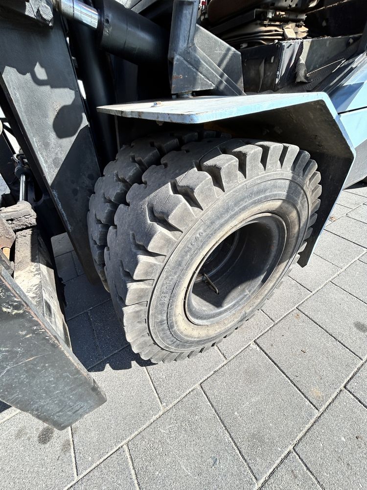 Wózek widłowy Heden 8470