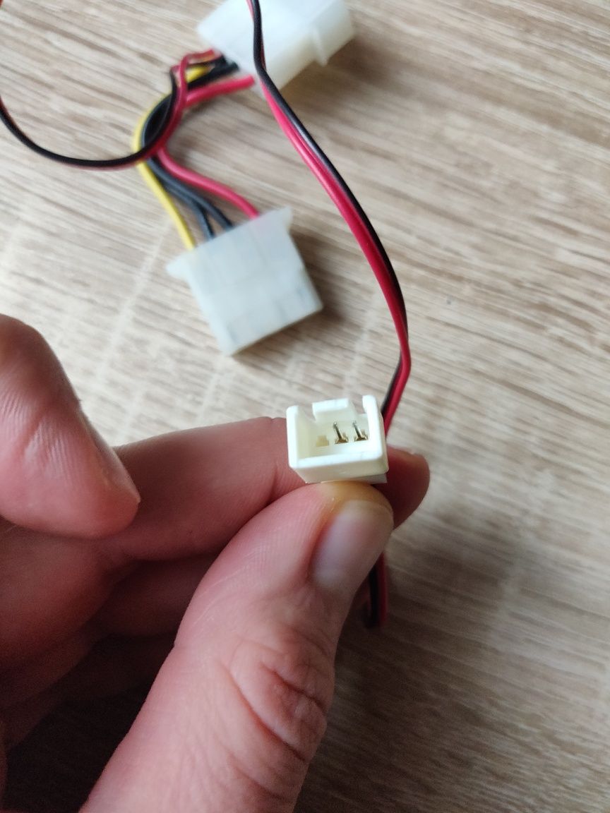 Przejściówki na sztuki/zestaw Molex, SATA, USB, DIN S-Video, RCA, Jack