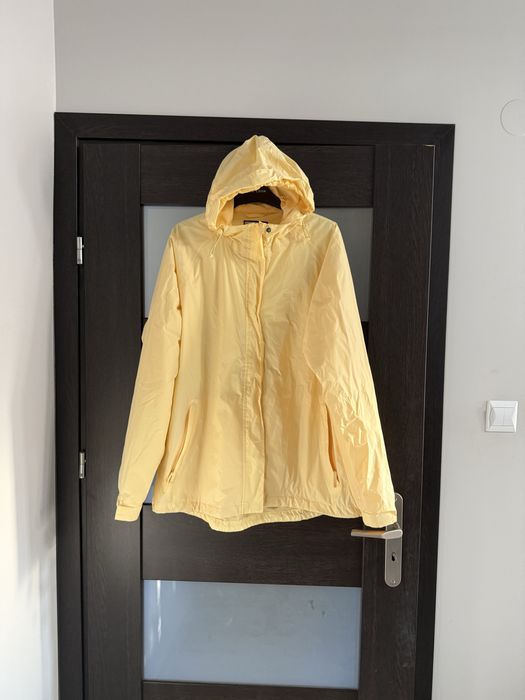 Kurtka przeciwdeszczowa żółta  rozmiar 46 marki Mountain Warehouse
