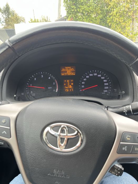 Toyota Avensis 2.0 D4D SW 2013 | Carrinha Familiar Fiável e Económica