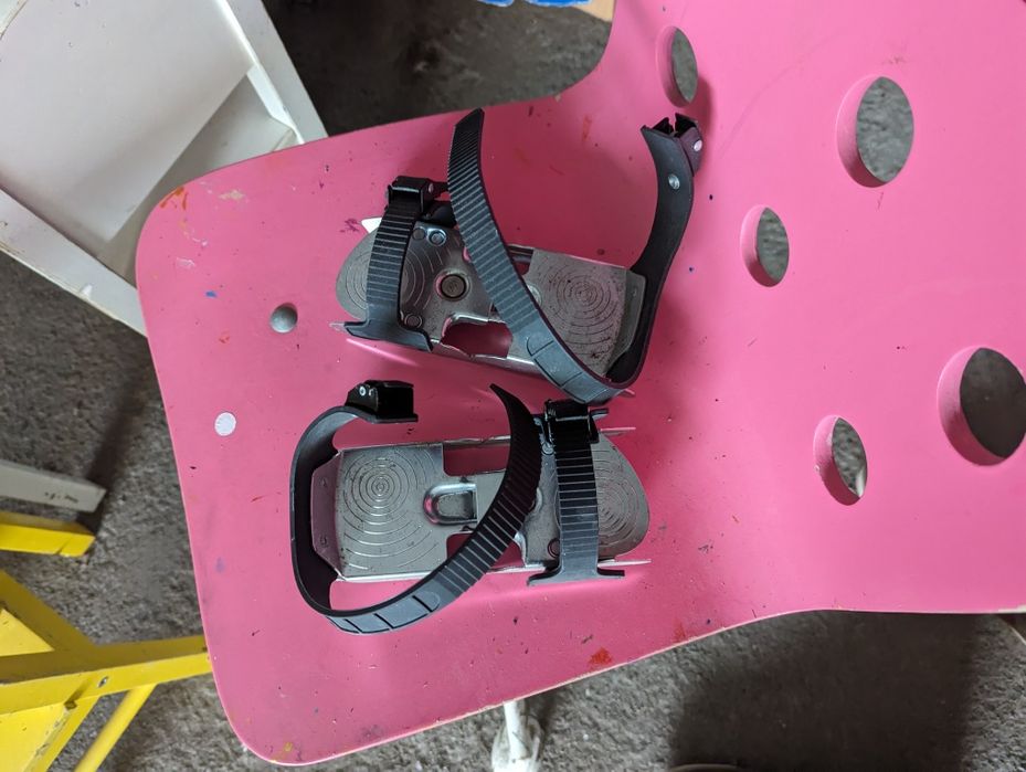 Łyżwy sanki dla maluchów.