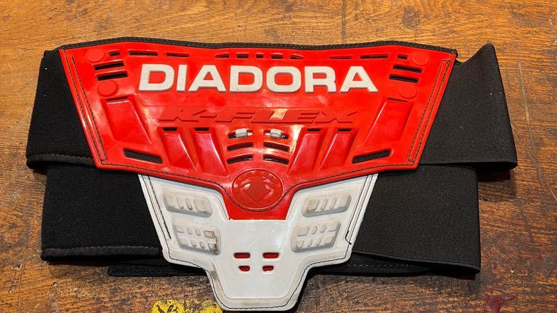 Ochraniacze pleców na motocykl Diadora z zawiasem