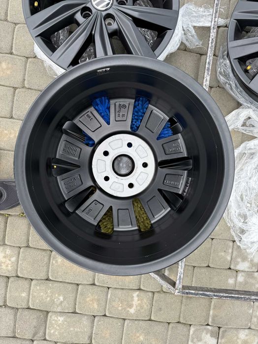 Диски VW R17 5x120 6,5J ET60 Crafter Grand California Multivan MAN TGE