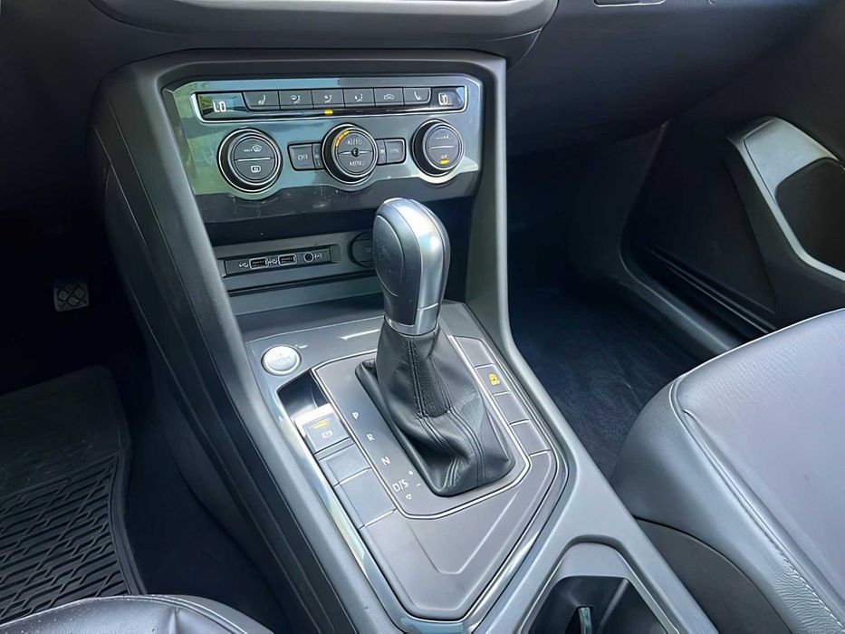 Volkswagen Tiguan      2018