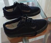 Ténis Old Skool da marca Vans