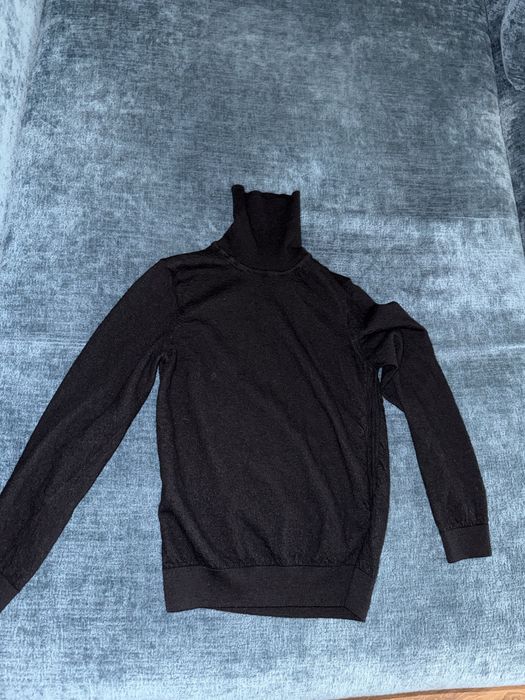 Мужской черный шерстяной гольф Hugo Boss