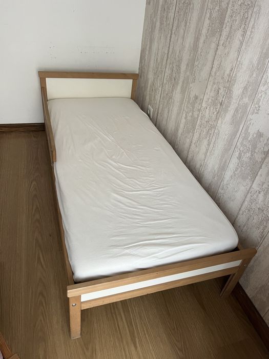 Cama Ikea criança (sniglar) com colchão