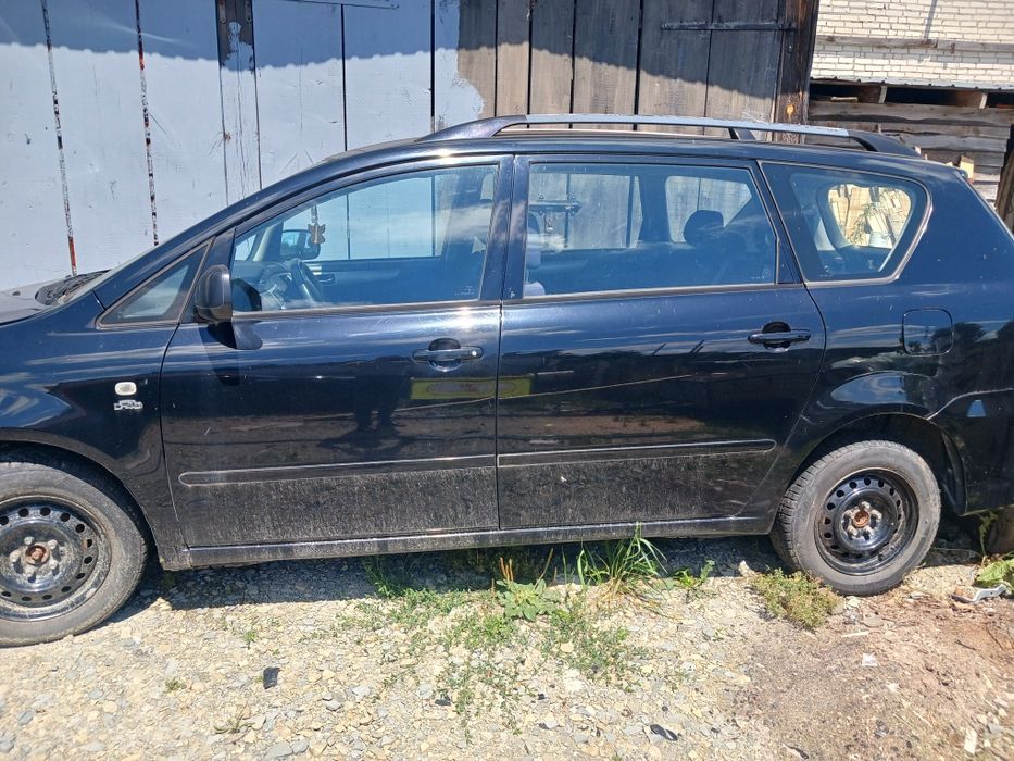 Шрот В розборі Toyota Avensls  verso тойота авенсис версо