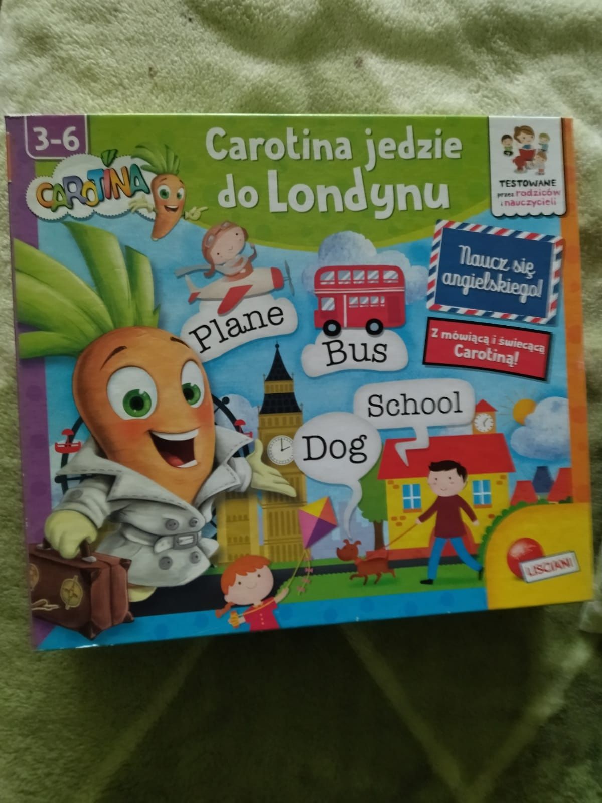 Carolina jedzie do Londynu.