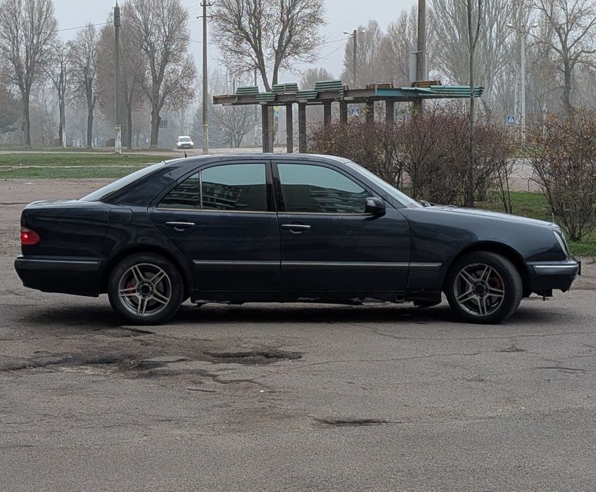 Mercedes Benz w210 e320