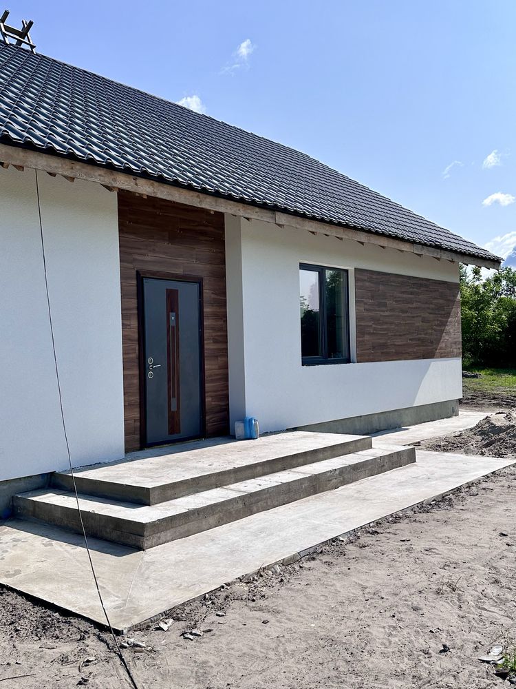 Продаж будинку біля озера та лісу