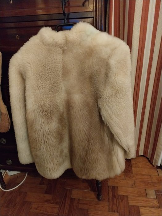 Casaco de pele muito quentinho tam/42