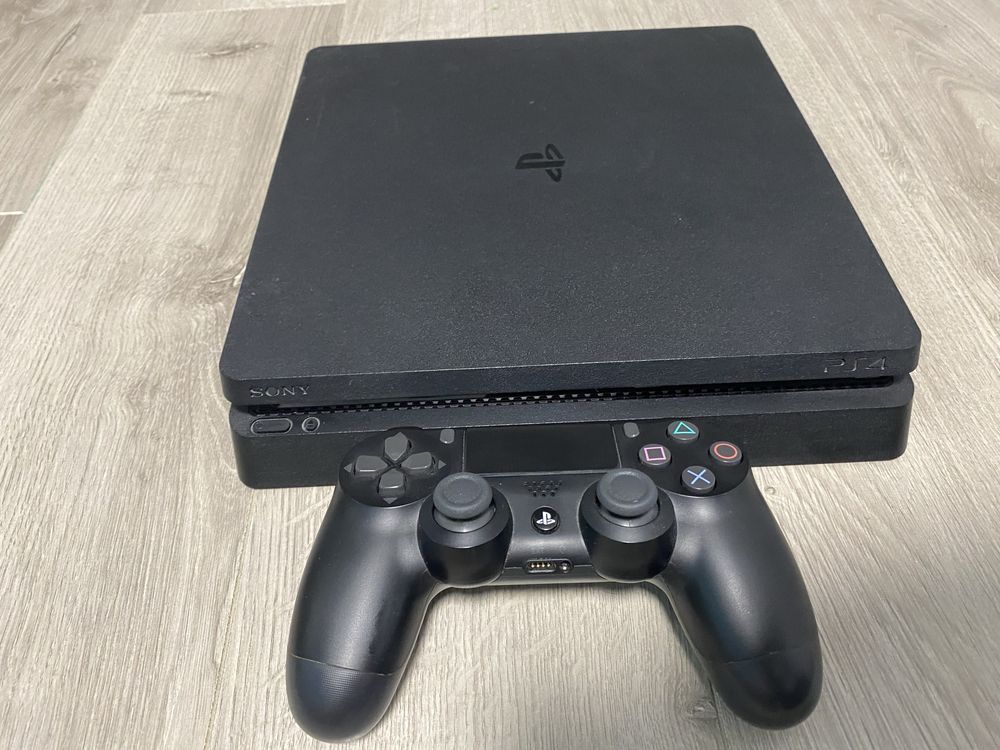 Sony ps4 на 1tb та купа ігр