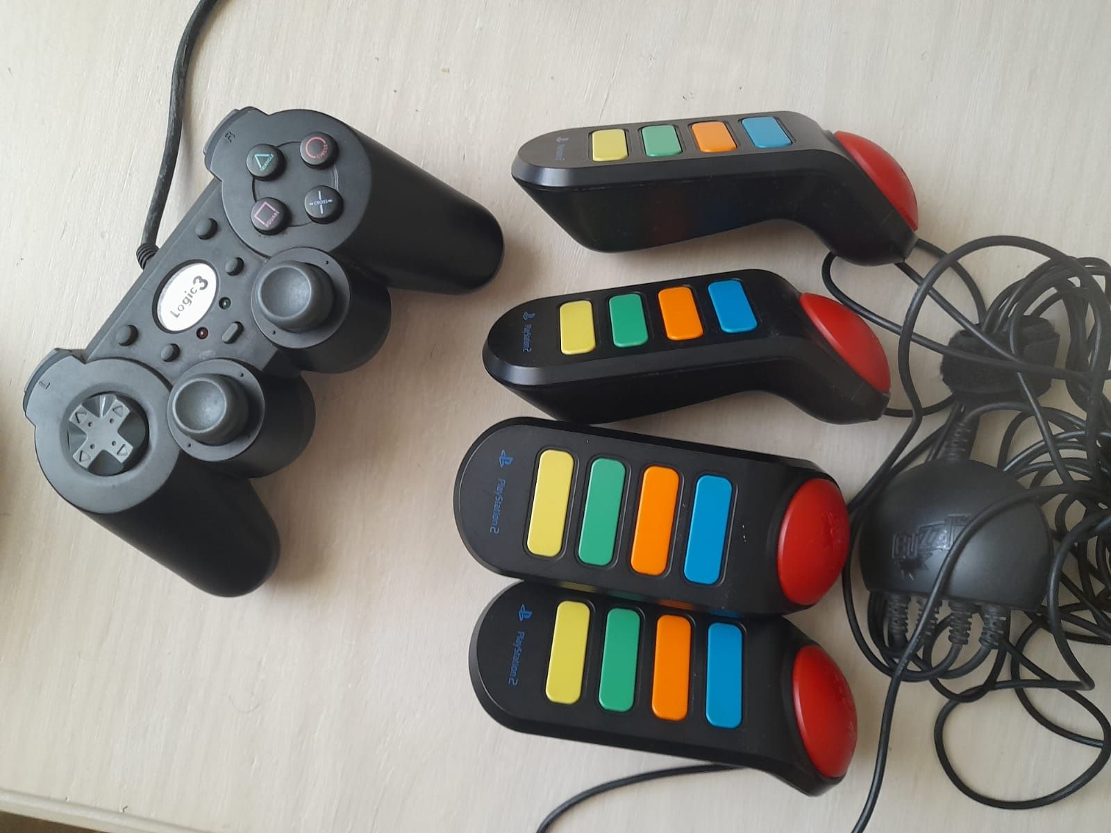 Playstation 2, comandos e jogos