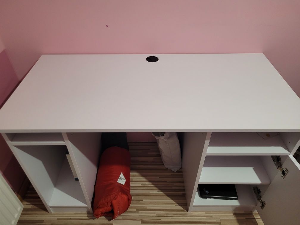 Białe biurko nowe