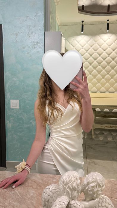 Біла сукня , s-розміру