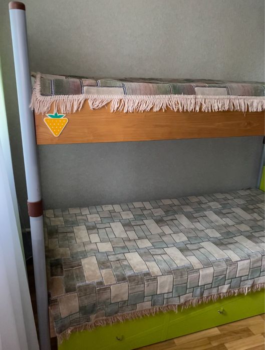 Ліжко двох поверхове