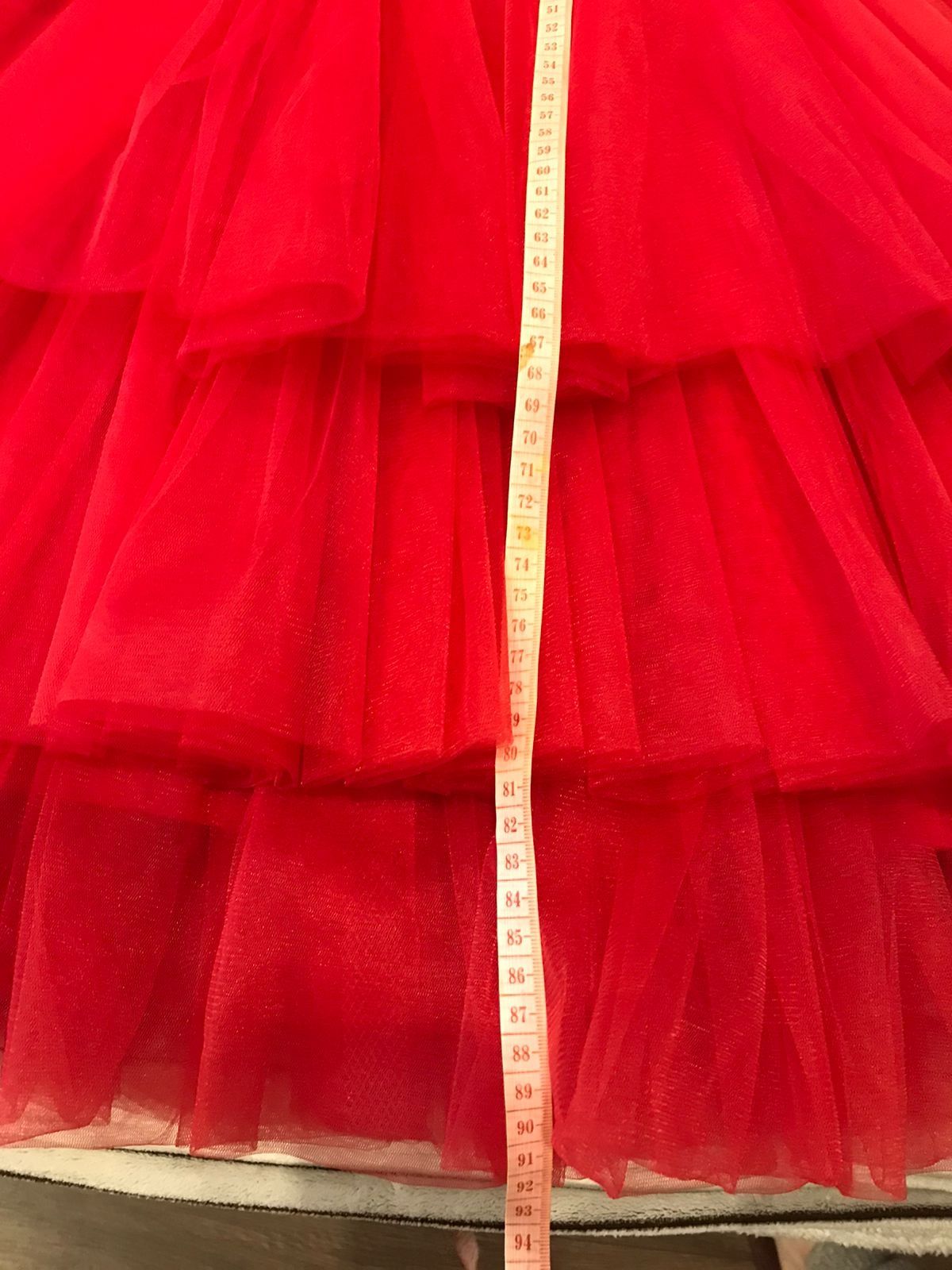Нарядное красное платье