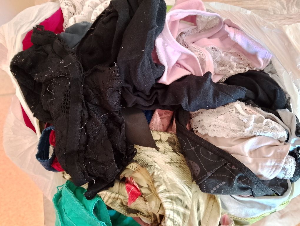 Mix bielizny damskiej mieszanej stringi i majtki koronkowe