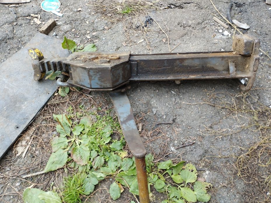 Вагонний домкрат