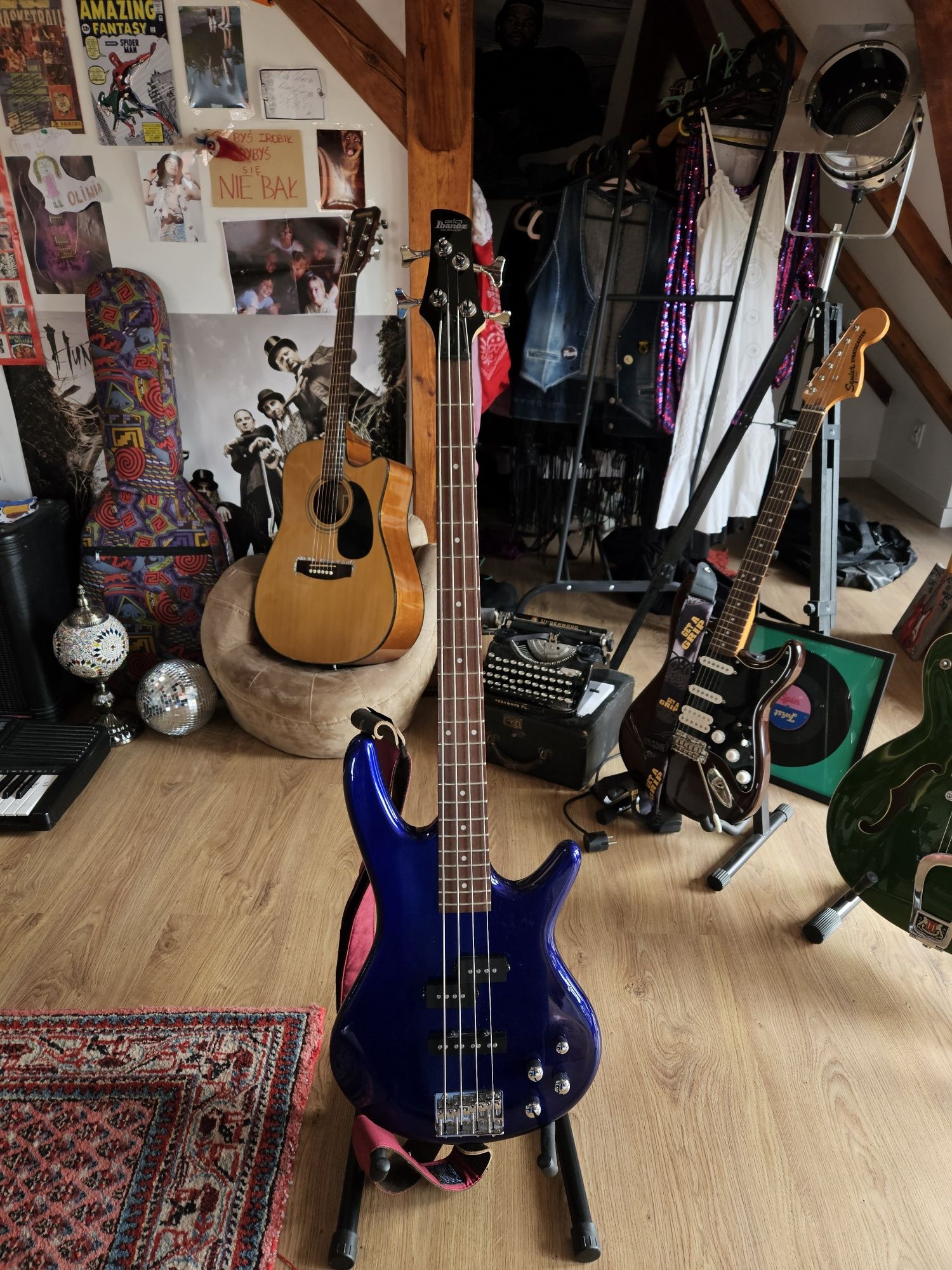 Gitara basowa, bass