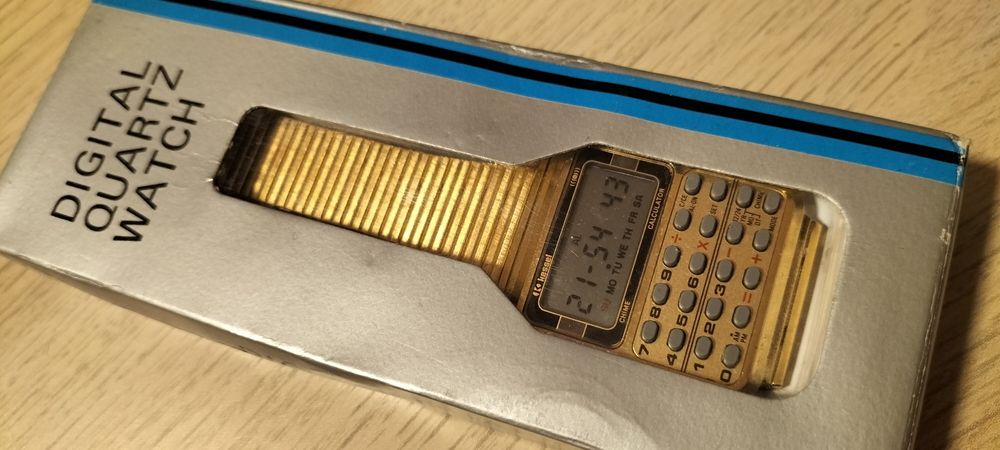 Zegarek Kessel z kalkulatorem.