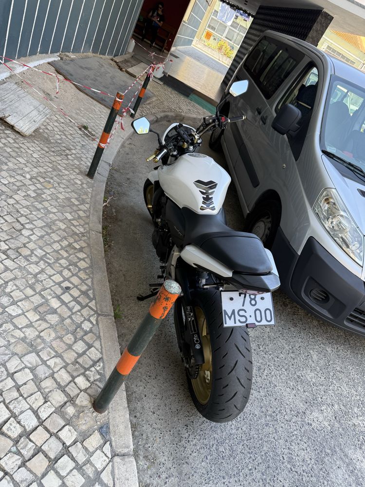 Vendo ou troco Hornet 2012