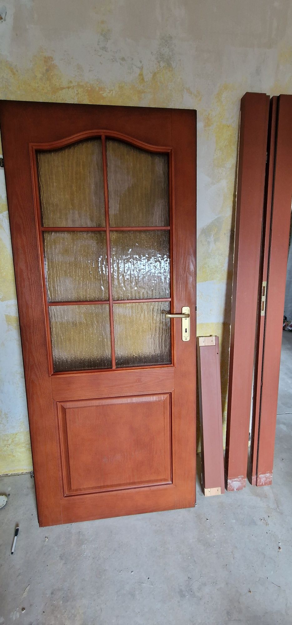 Drzwi drewniane z drewna prawdziwe rama 80 i 90cm z szybą