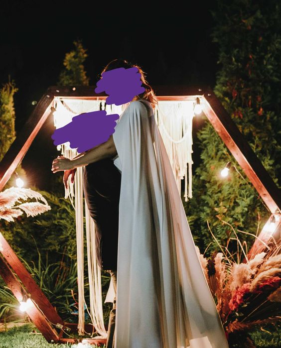 Лаконічна весільна/вечірня сукня з ексклюзивним кейпом (накидкою)!