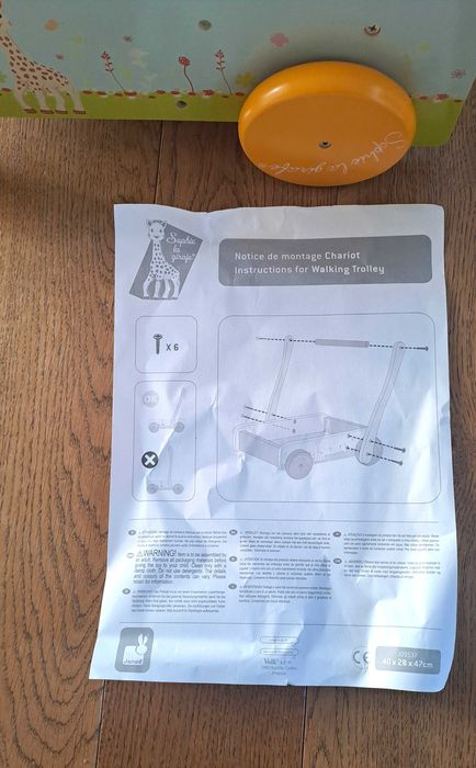 Janod Pchacz z wizerunkiem żyrafy Sophie z 20 klockami