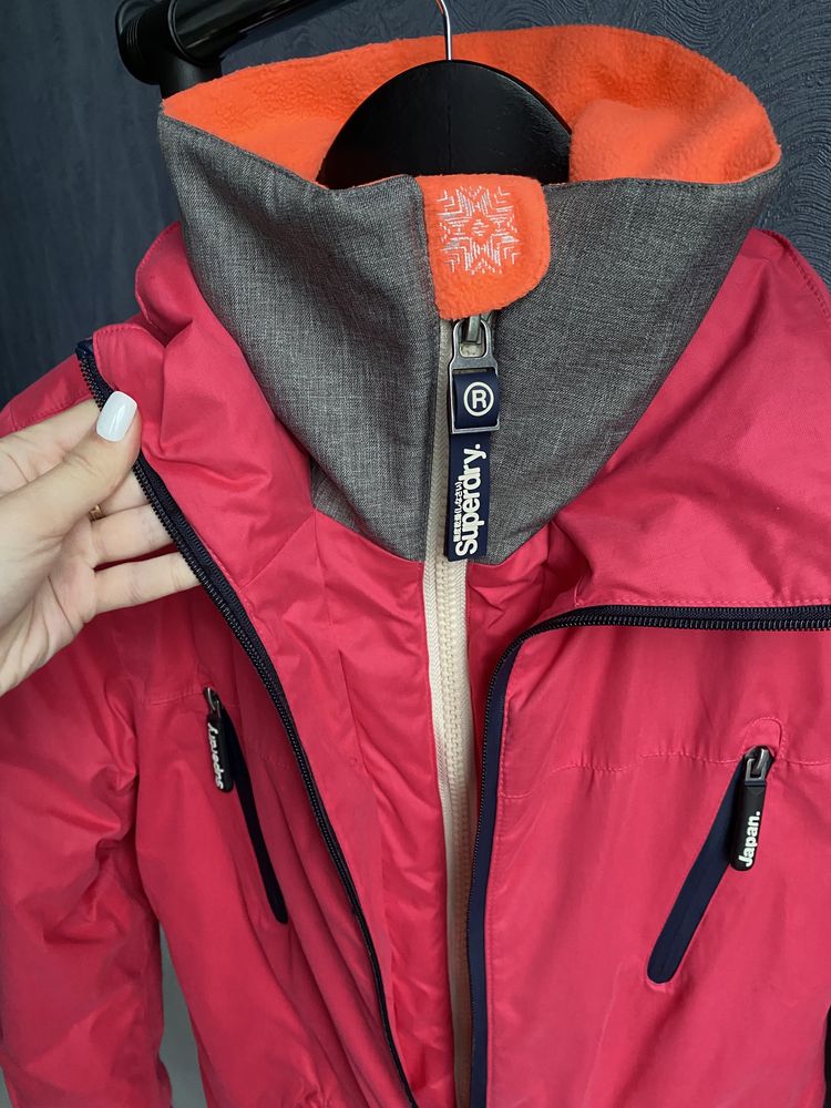 Горнолыжная лыжная куртка Superdry сноубордическая