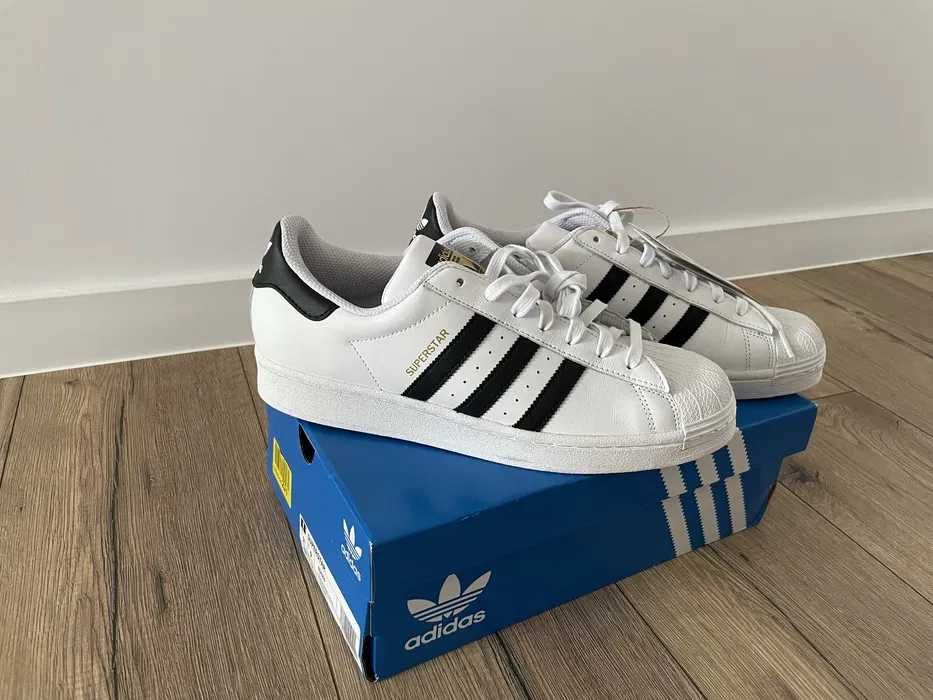 Adidas Superstar w rozmiarze 44.