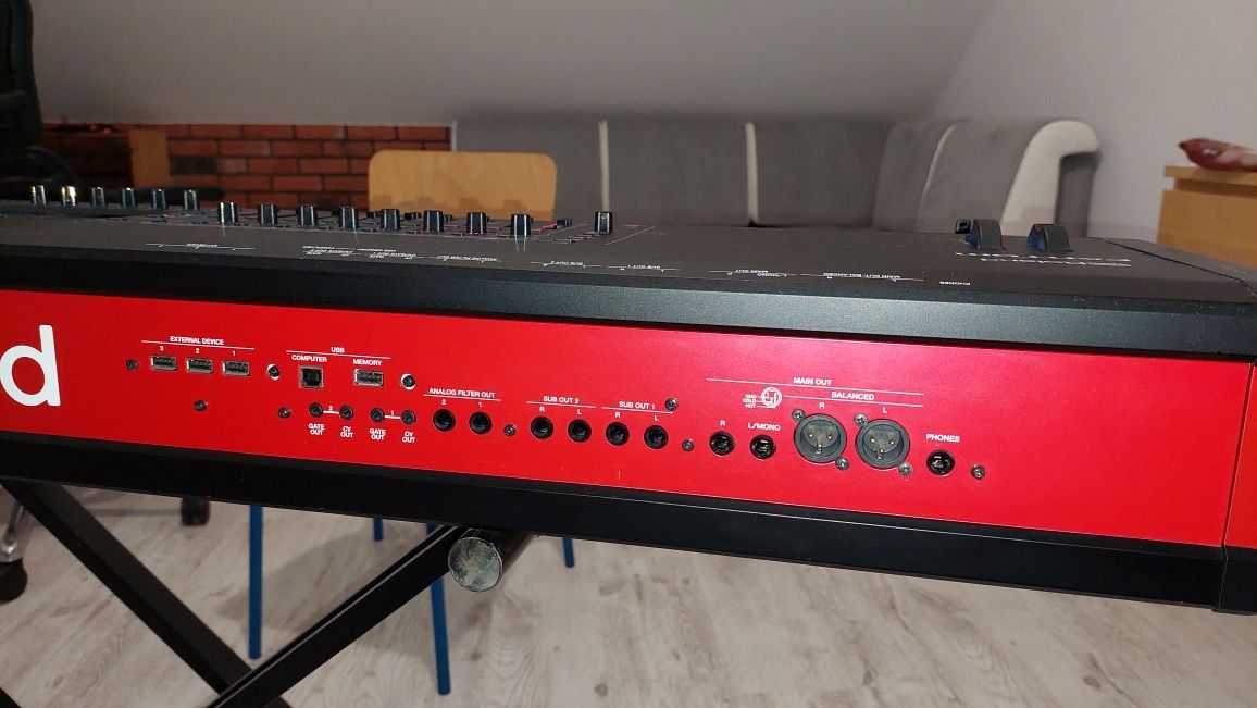 Roland Fantom 8 workstation