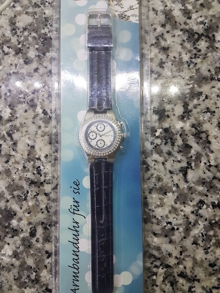 Nowy zegarek damski