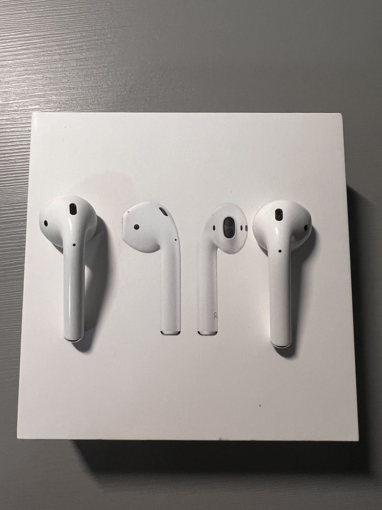 APPLE AirPods 2. generacji z etui ładującym