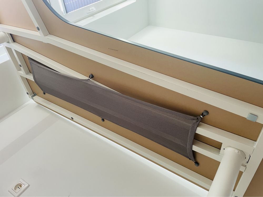 IKEA biurko BEKANT narożne 160x110 niebieski blat białe nogi