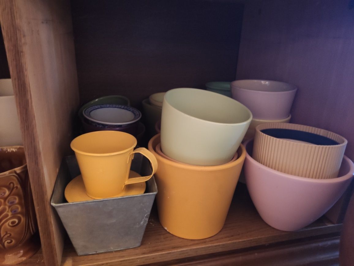 Doniczki osłonki ceramiczne gliniane stalowe plastikowe