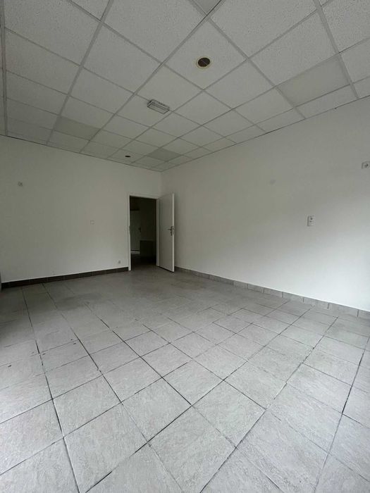 Wynajmę lokal usługowy - 45 m2 Kraków ul. Wielicka