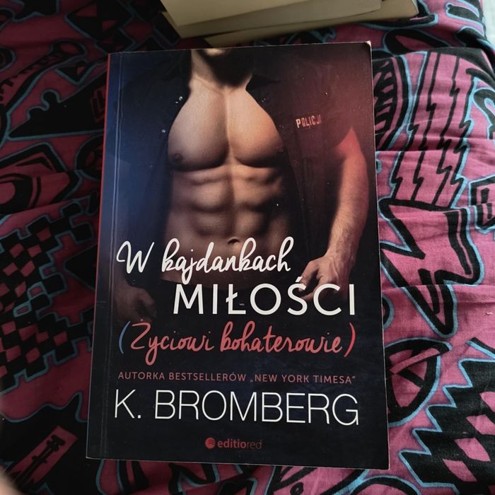 Książka " w kajdanach miłości"