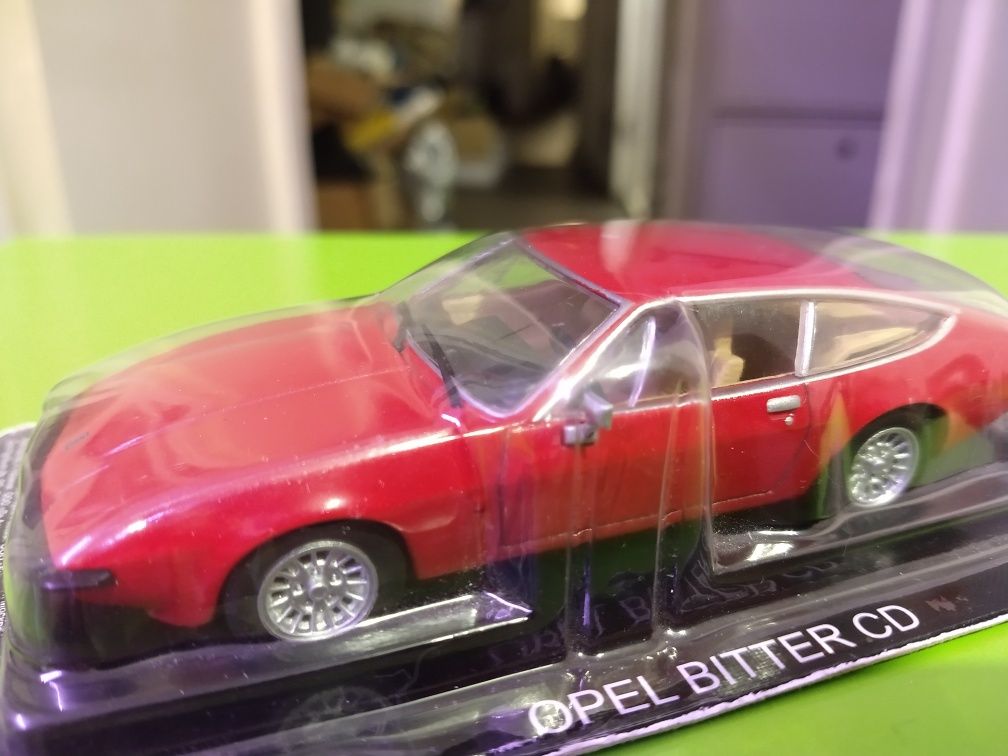 Масштабна модель авто Opel Bitter CD. Масштаб 1/43